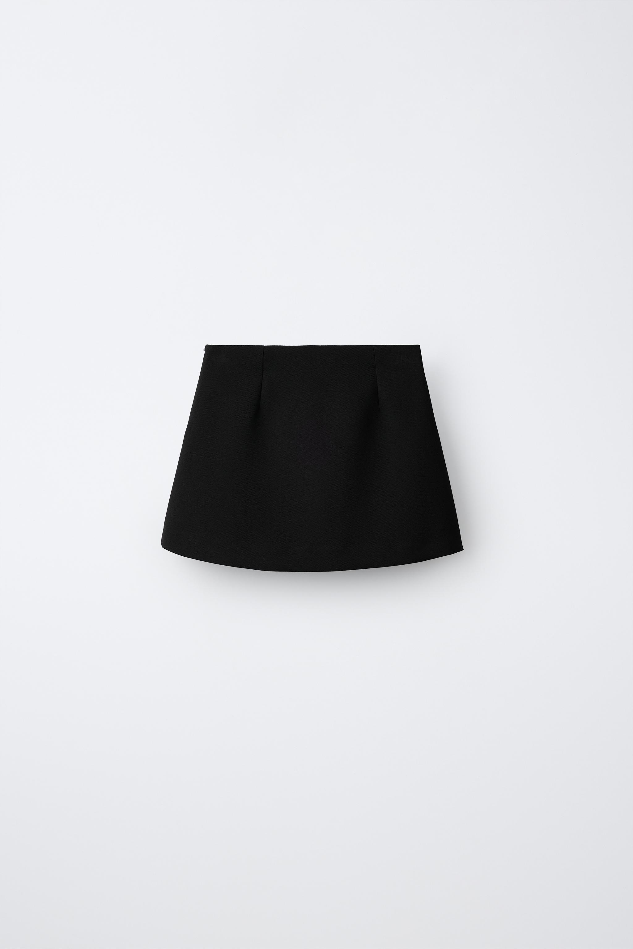 SKIRT WITH FROG FASTENING DETAIL