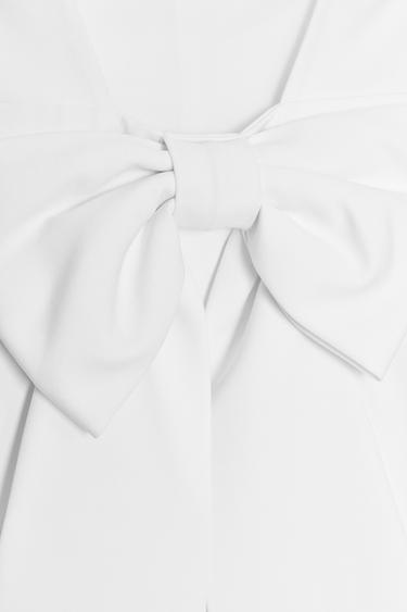 KURZES ELASTISCHES KLEID MIT SCHLEIFE - Weiß von Zara