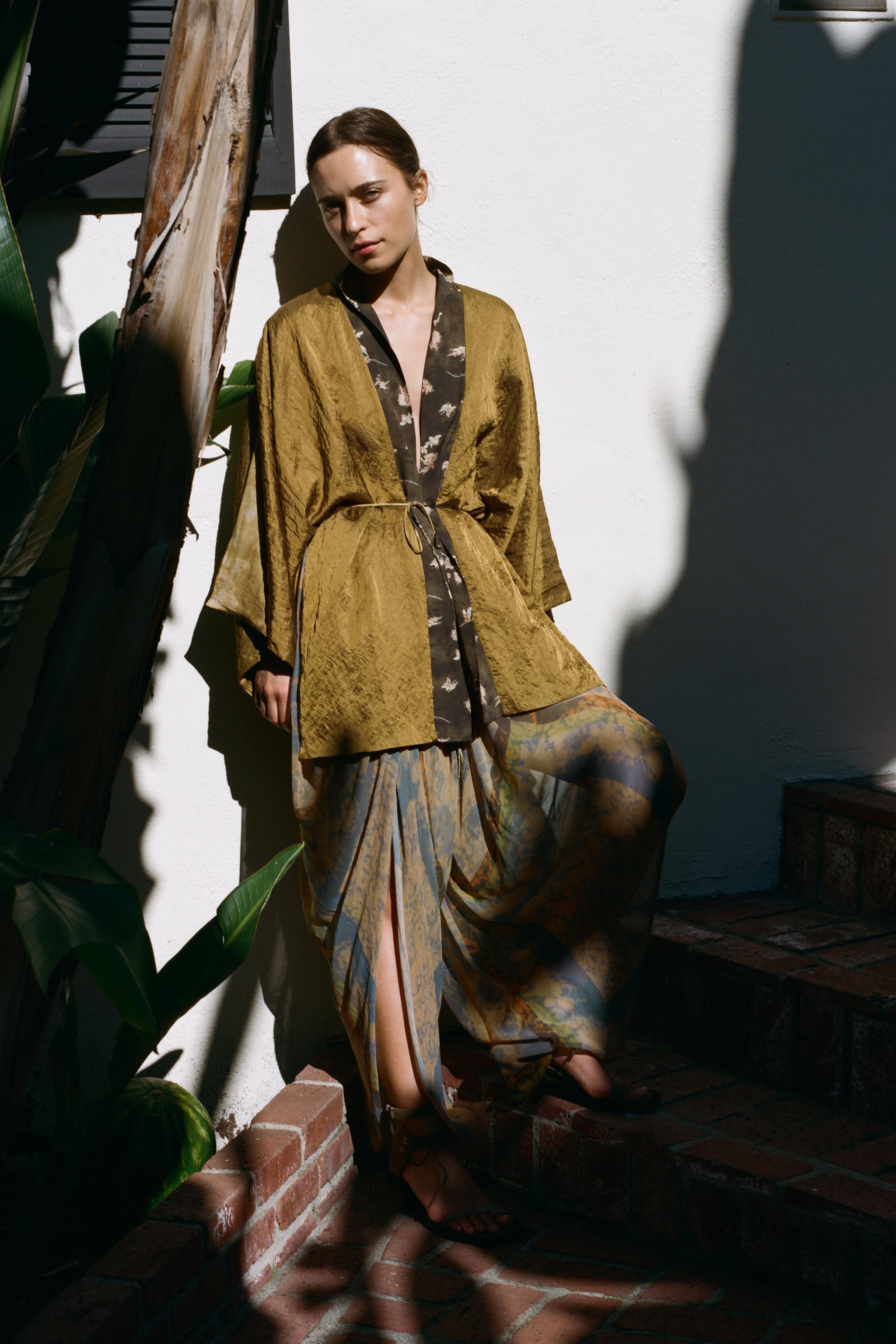 ZARA フローラルプリント キモノスリーブガウン ZARA - ZARA フローラルプリント キモノスリーブガウン の通販 by の