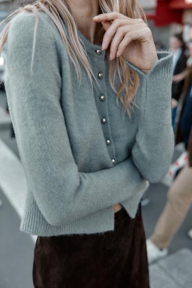 GILET EN MAILLE À BOUTONS BOULES - Gris / Bleu de Zara - Image 1