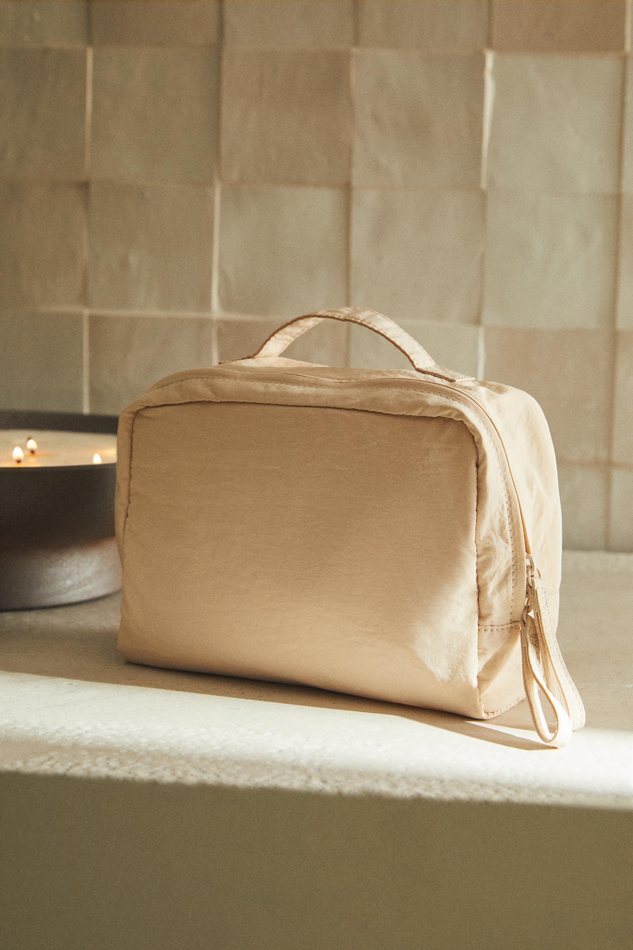 NYLON MAKEUP BAG