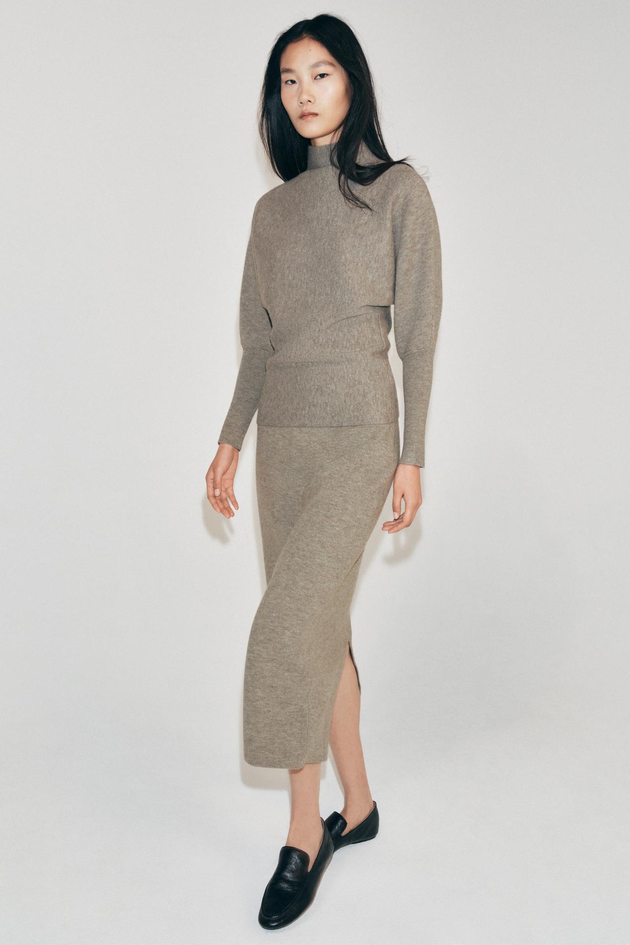 HIGH NECK KNIT SWEATER — Taupe gray