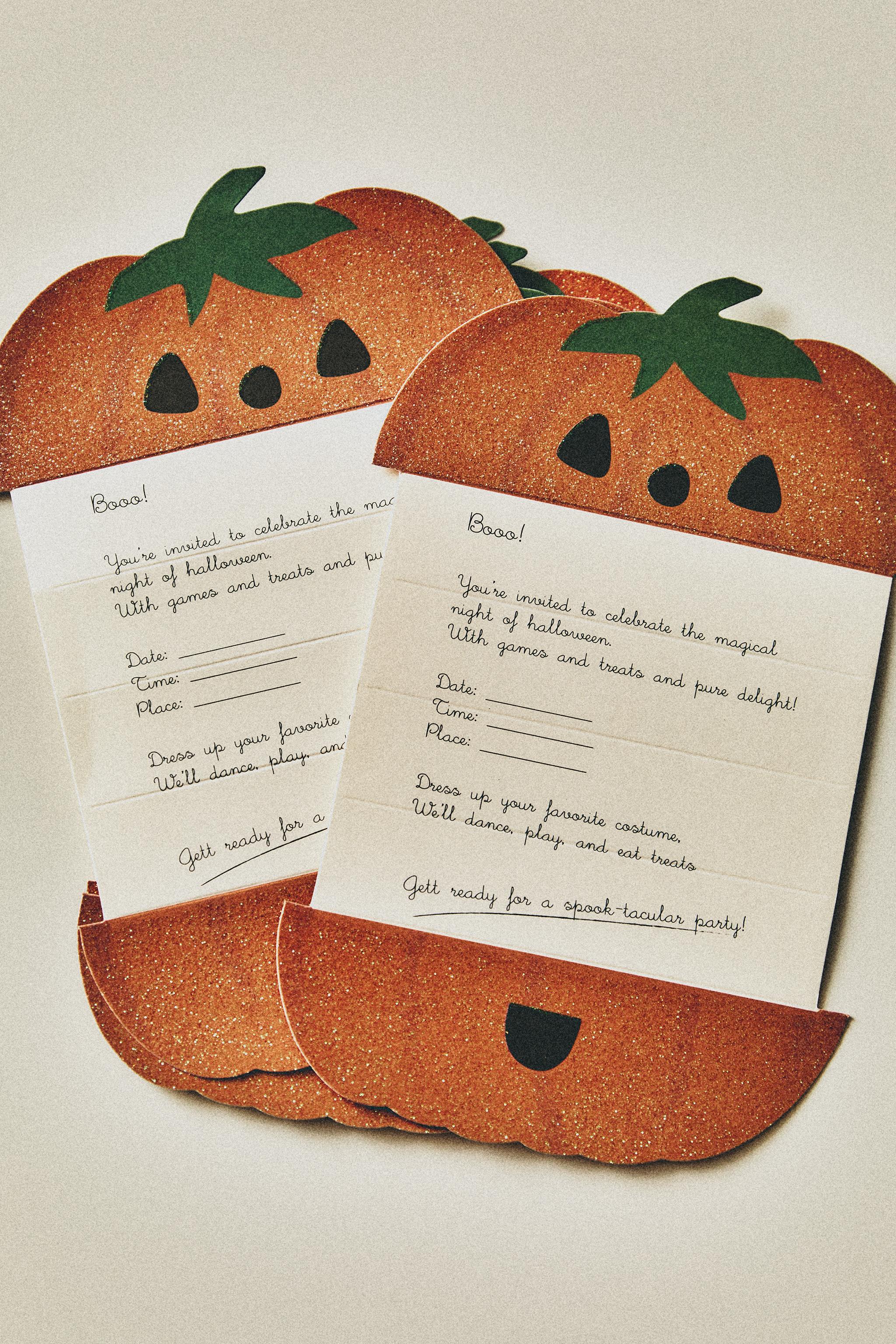 PACK OF KIDS HALLOWEEN PAPER INVITATIONS (PACK OF 6)