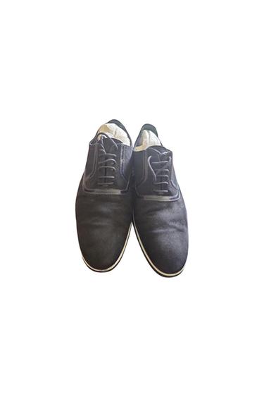 ZAPATO AZUL CON TIRA BLANCA EN SUELA