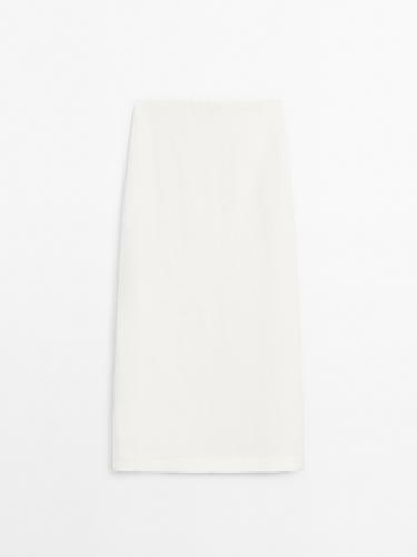 Falda midi recta con cáñamo - Blanco de Zara