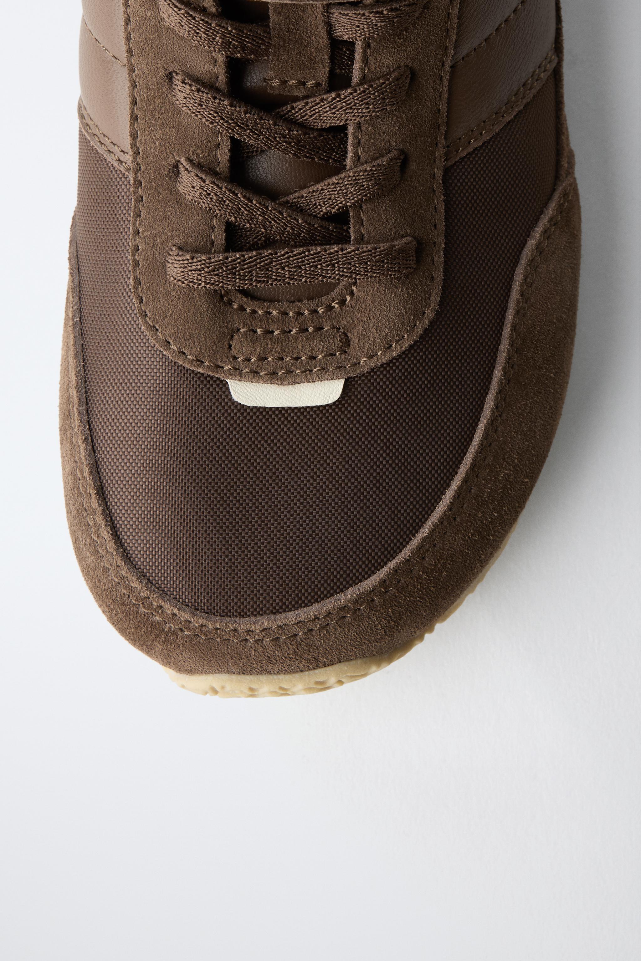 BAREFOOT SNEAKERS