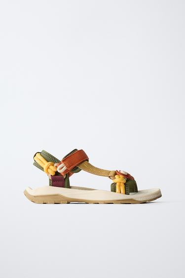 SANDALIA DEPORTIVA - Multicolor de Zara