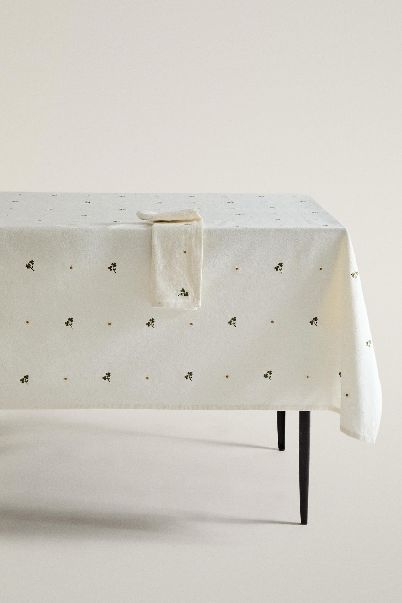 CLOVER AND DAISY EMBROIDERED TABLECLOTH — Ecru