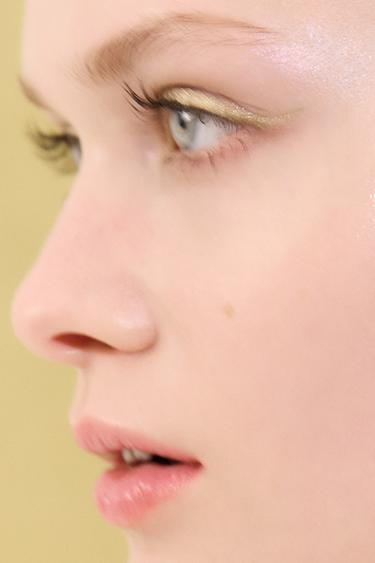 METALLIC GEL LINER - Wispy Gold by Zara