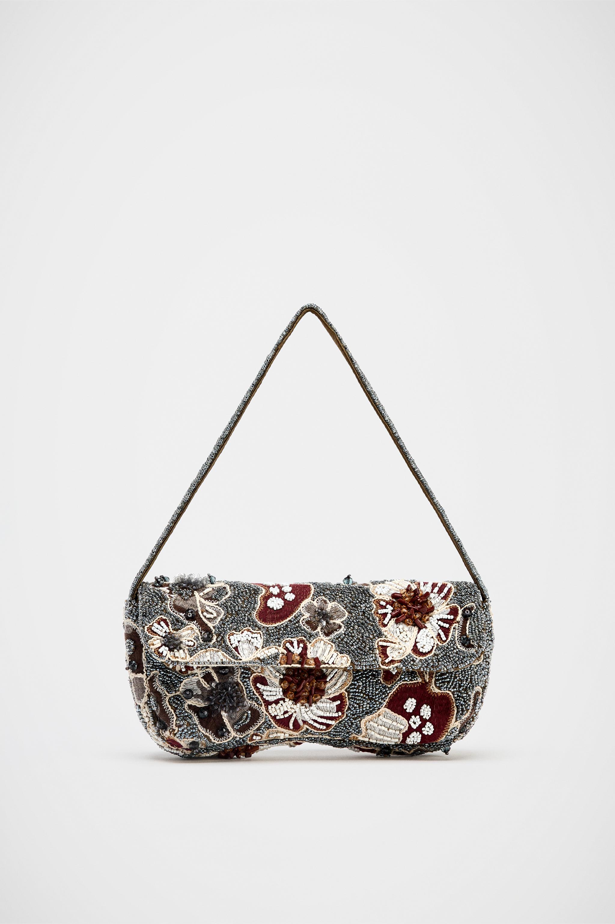 ☆ドイツ発*ZARA*新作*メタルアップリケクラッチバッグ/MS☆ もう毎日持ち歩きます…！ZARAの「新作バッグ」が買って大当たり