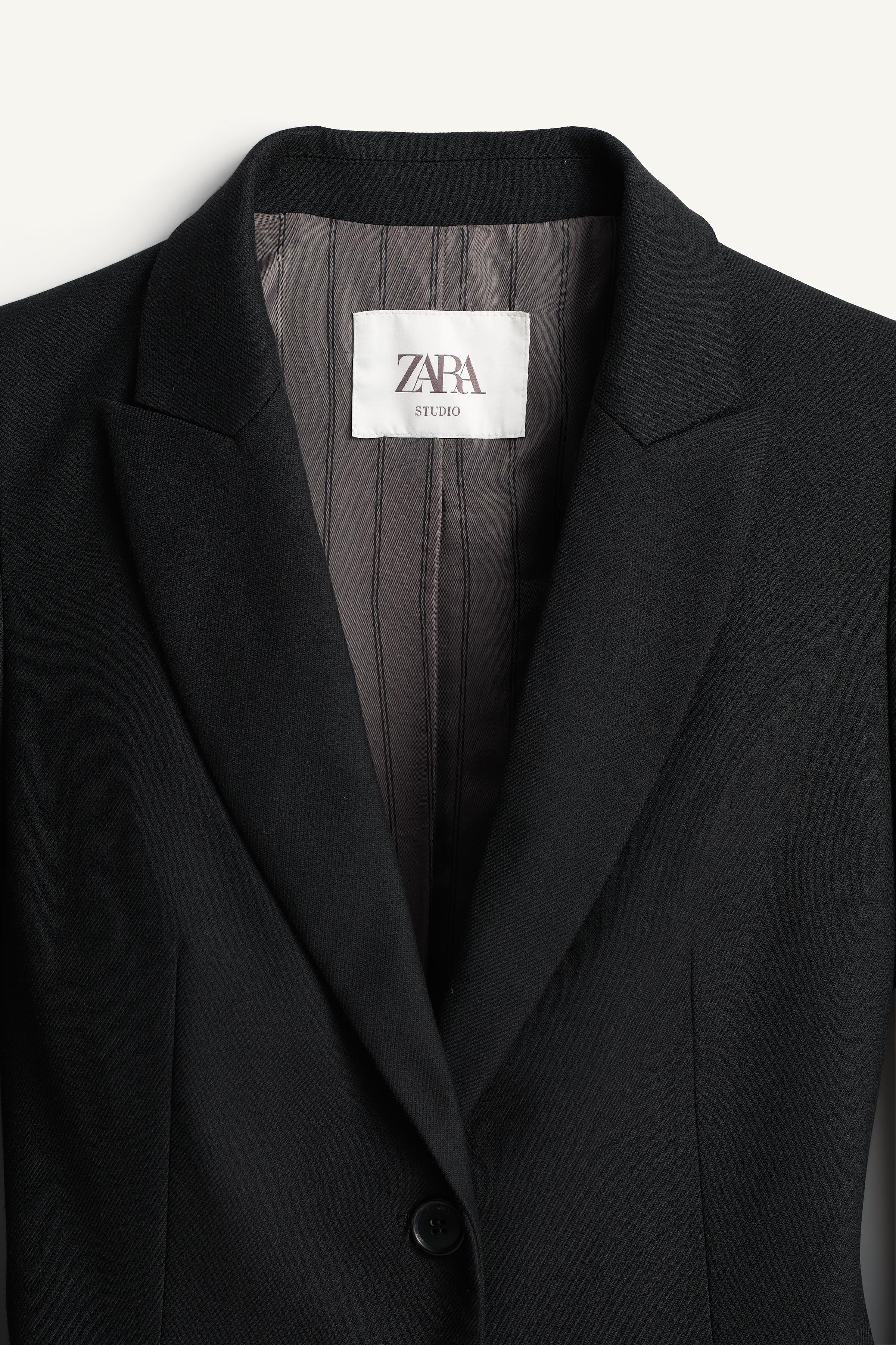 LIMITED EDITION SHOULDER PLEAT BLAZER