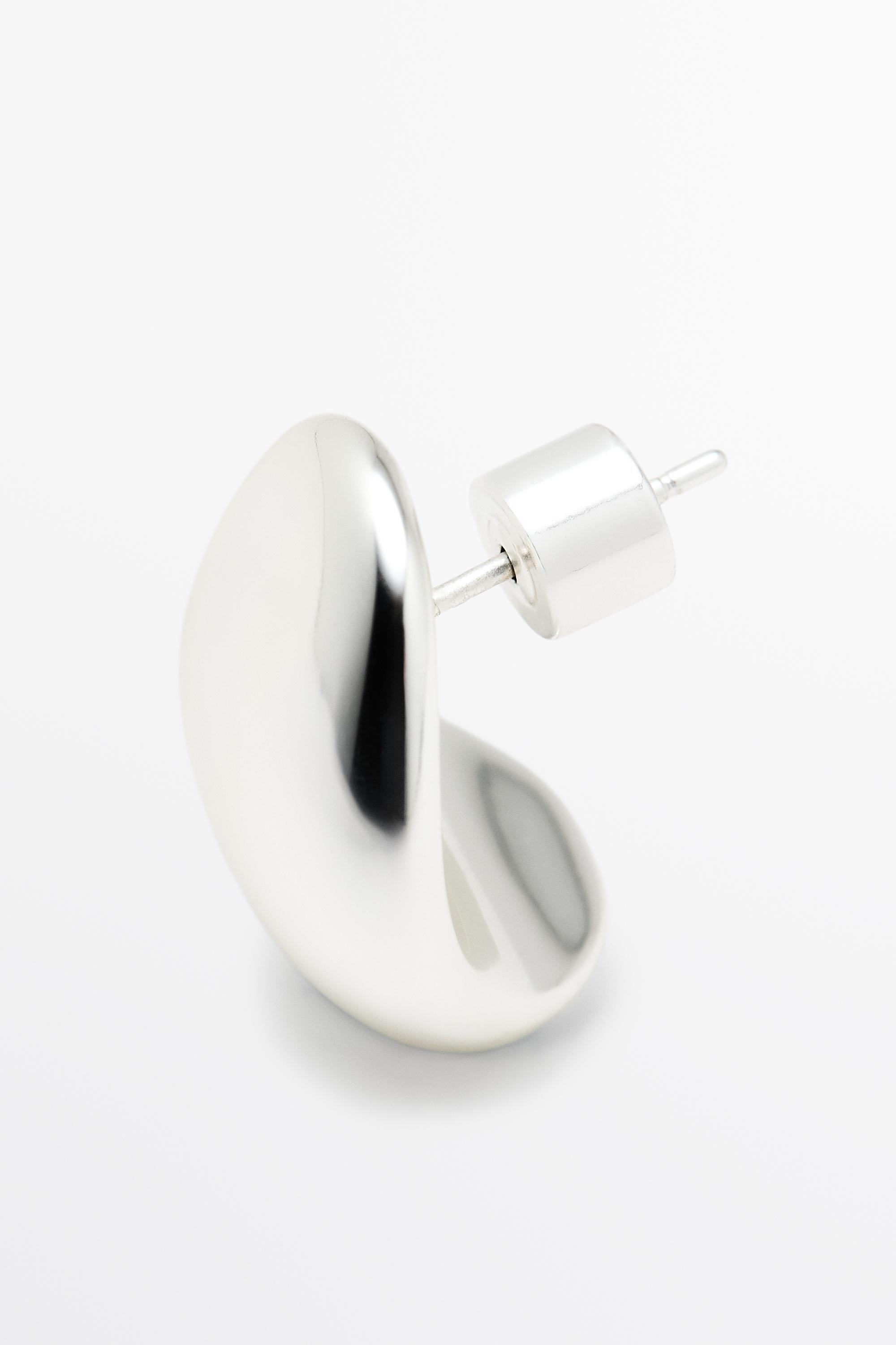 Curved pebble earrings