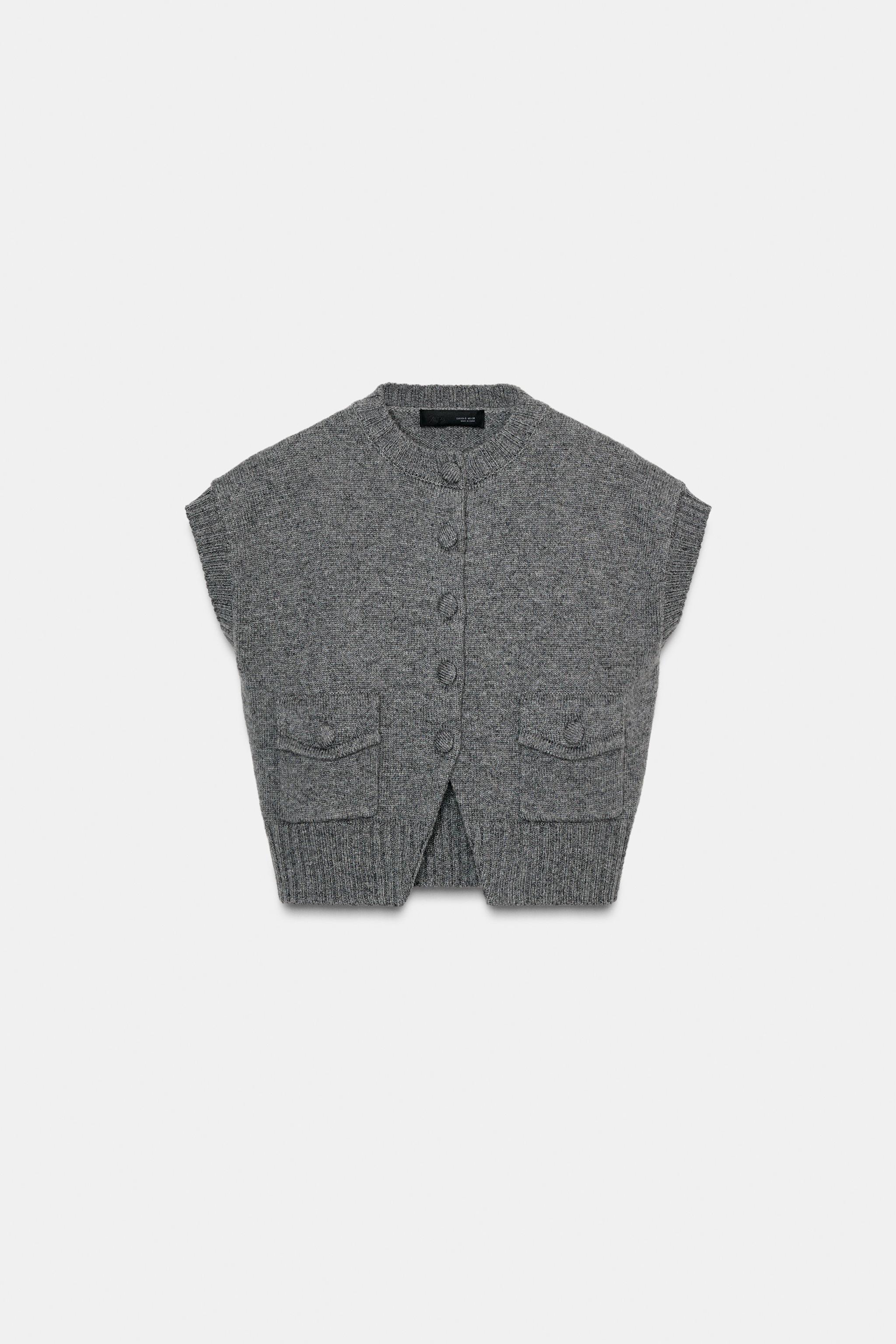 GILET EN MAILLE À BOUTONS REVÊTUS