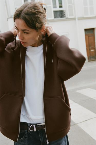 سويت شيرت بغطاء رأس وأربطة - بني الخاص بـ Zara