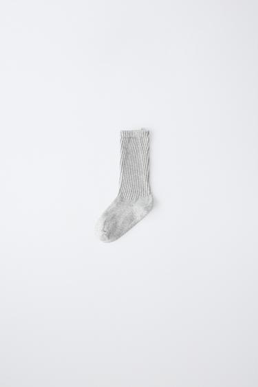 MITTELHOHE RIPPSTRICK-SOCKEN MIT ETIKETT - Grau von Zara
