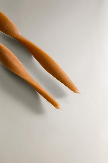 LOT DE BOUGIES DÉCORATIVES POUDRÉES (LOT DE 2) - Crème de Zara - Image 2