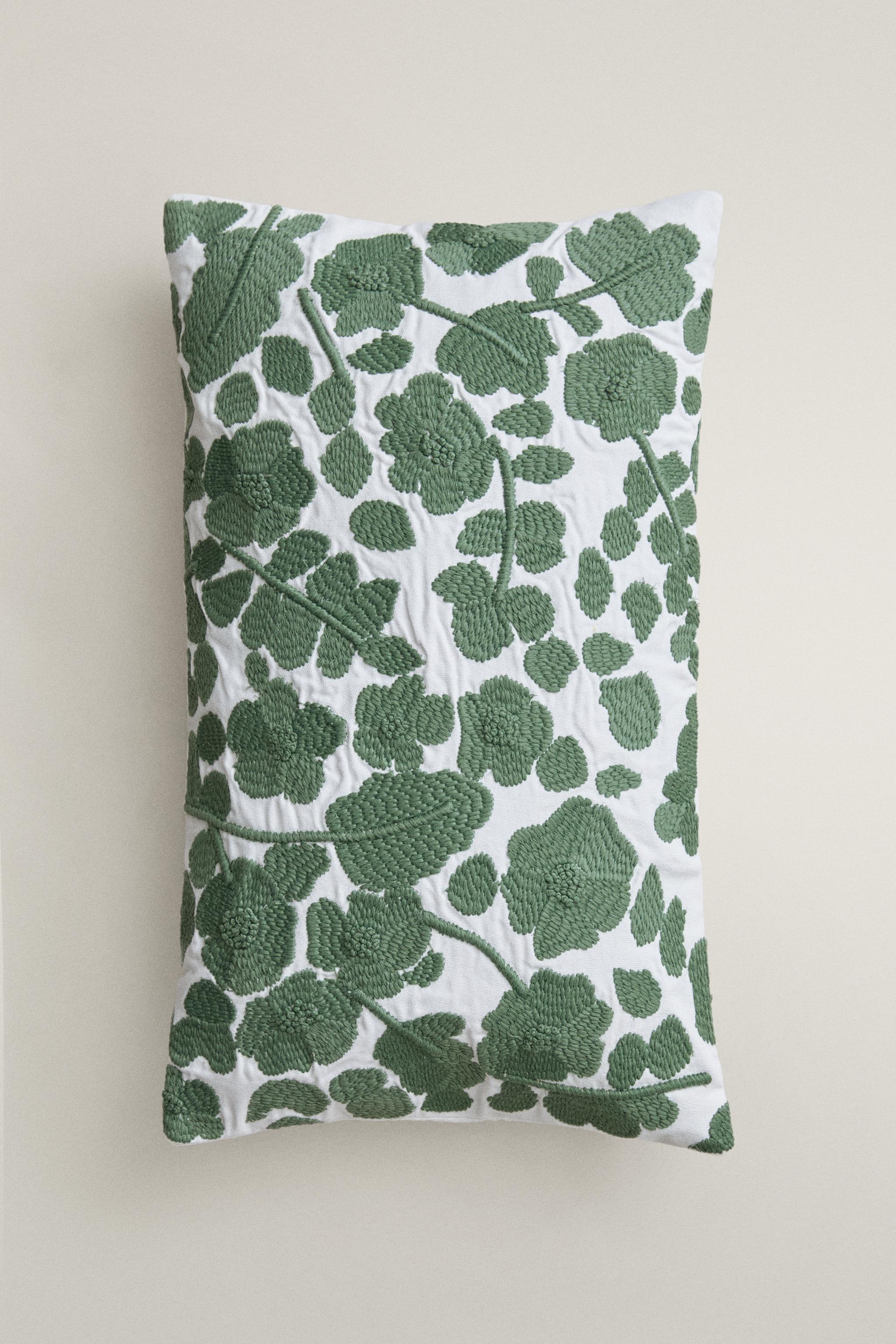 EMBROIDERED FLORAL THROW PILLOW COVER — Neon green