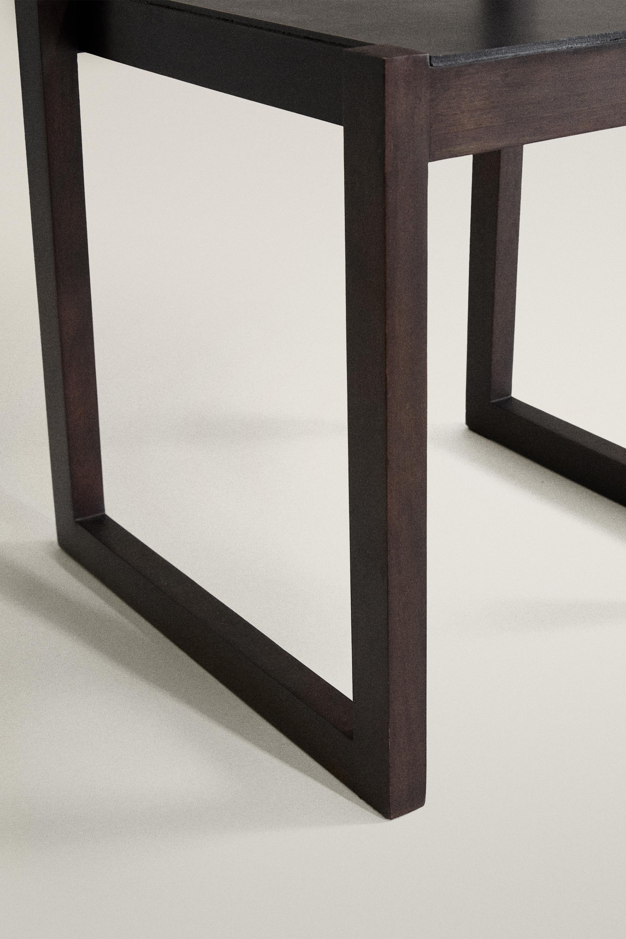 WOOD AND LEATHER FRAME CHAIR