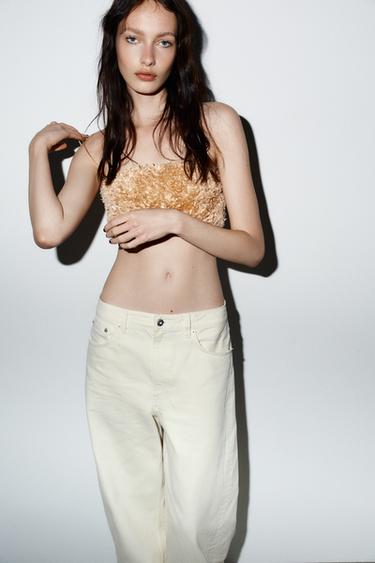 TOP CROP TIRANTES RELIEVE - Beige de Zara