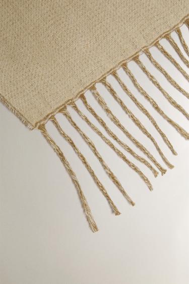 SOFT FRINGED BLANKET - Light beige by Zara