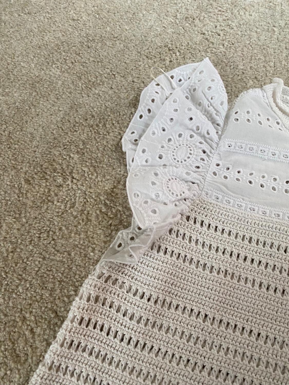 EMBROIDERED TOP WITH RUFFLED SLEEVES - Image 3