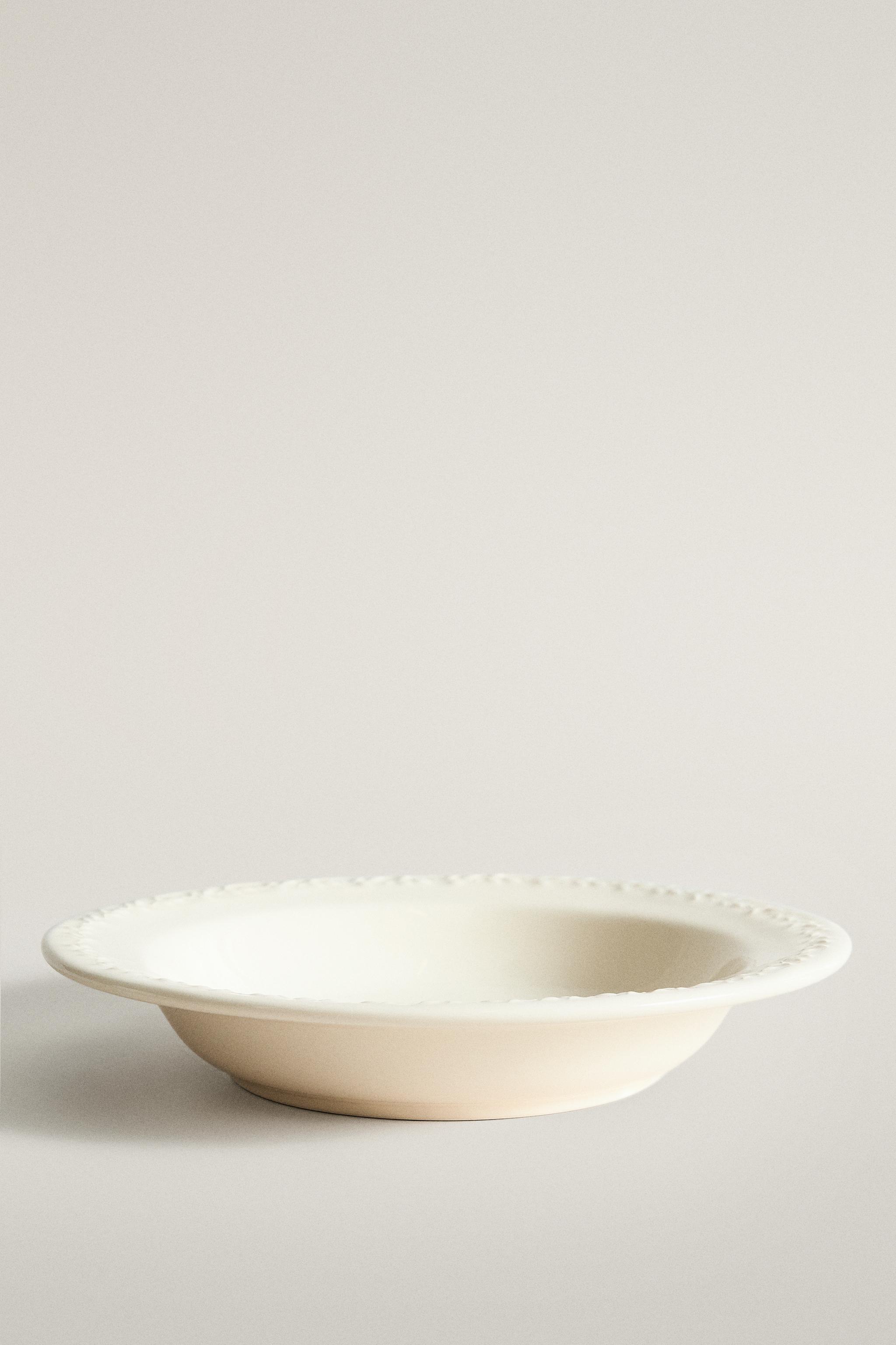 ASSIETTE CREUSE FAÏENCE BORD RELIEF