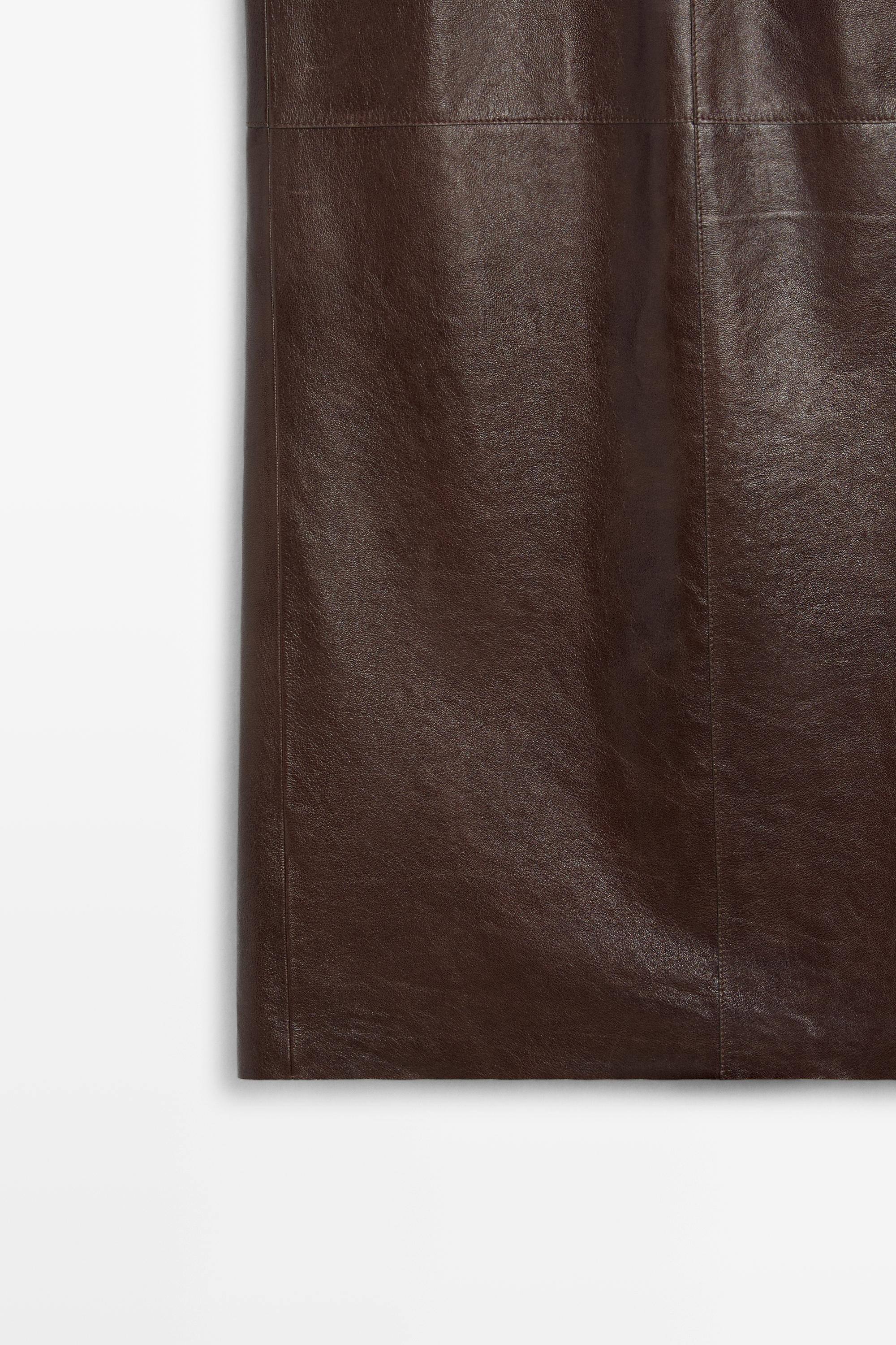Jupe midi droite en cuir nappa avec coutures