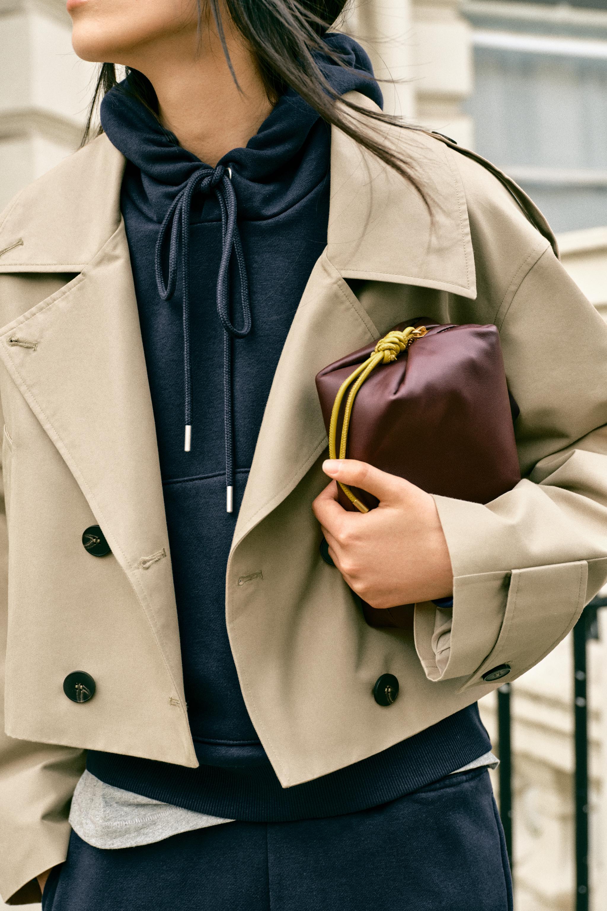 TROUSSE EN CUIR