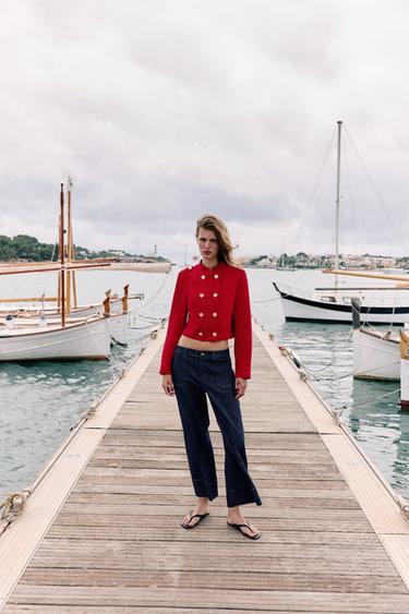 CAZADORA ENTALLADA BOTONES - Rojo de Zara