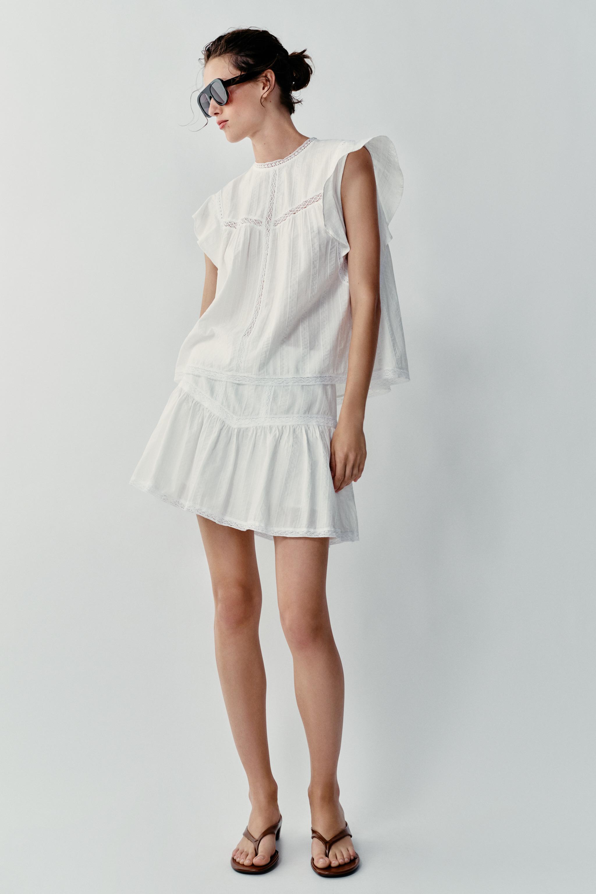 ROMANTIC LADDER TRIM TOP