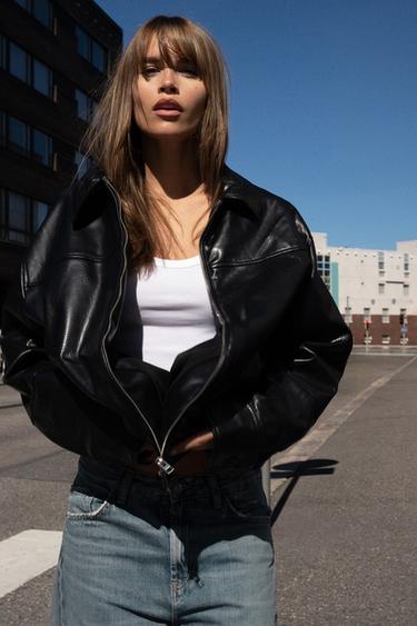 JAQUETA BOMBER EFECTE PELL - Negre de Zara