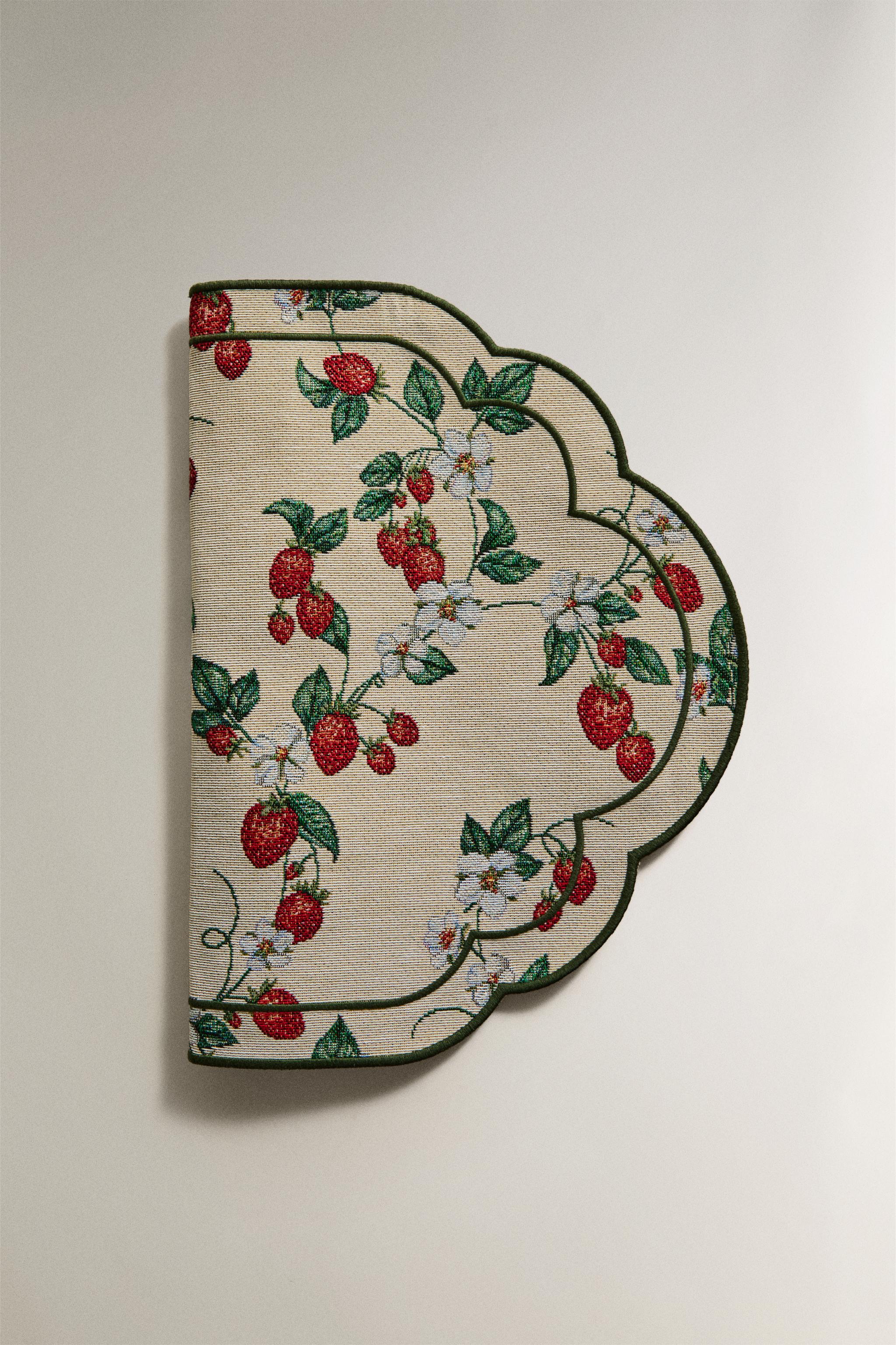 STRAWBERRY JACQUARD PLACEMAT — Green (alternate view)
