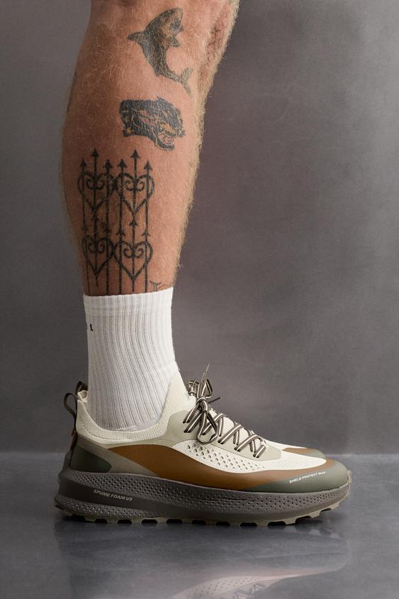 TRAIL RUNNING SNEAKERS