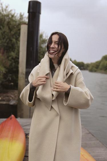 ABRIGO OVERSIZE PAÑUELO MEZCLA LANA ZW COLLECTION - Crudo de Zara