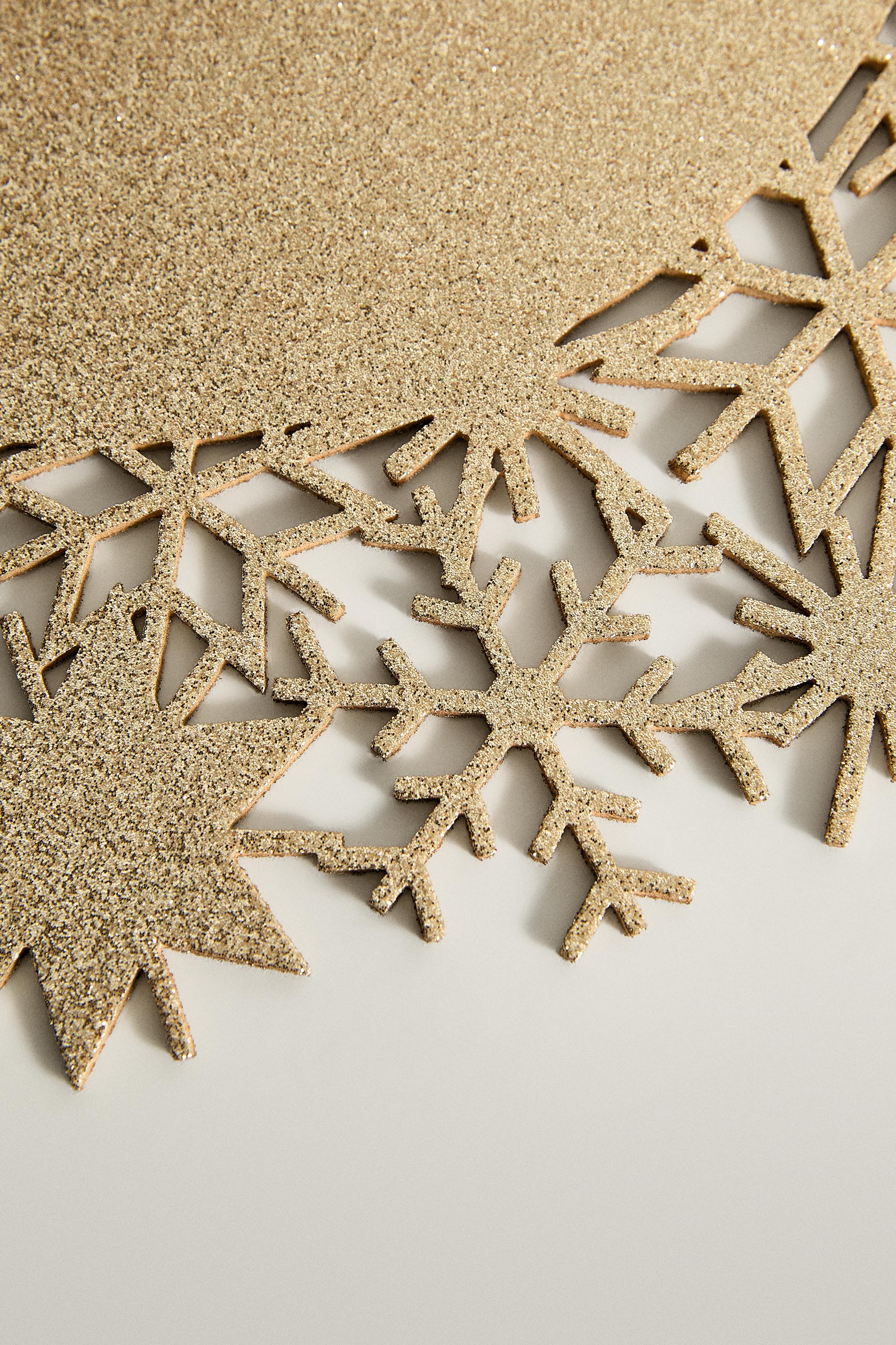 ROUND SNOWFLAKE CHRISTMAS PLACEMAT