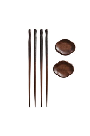 SET OF WOODEN CHOPSTICKS AND HOLDER (SET OF 2) - Brown by Zara
