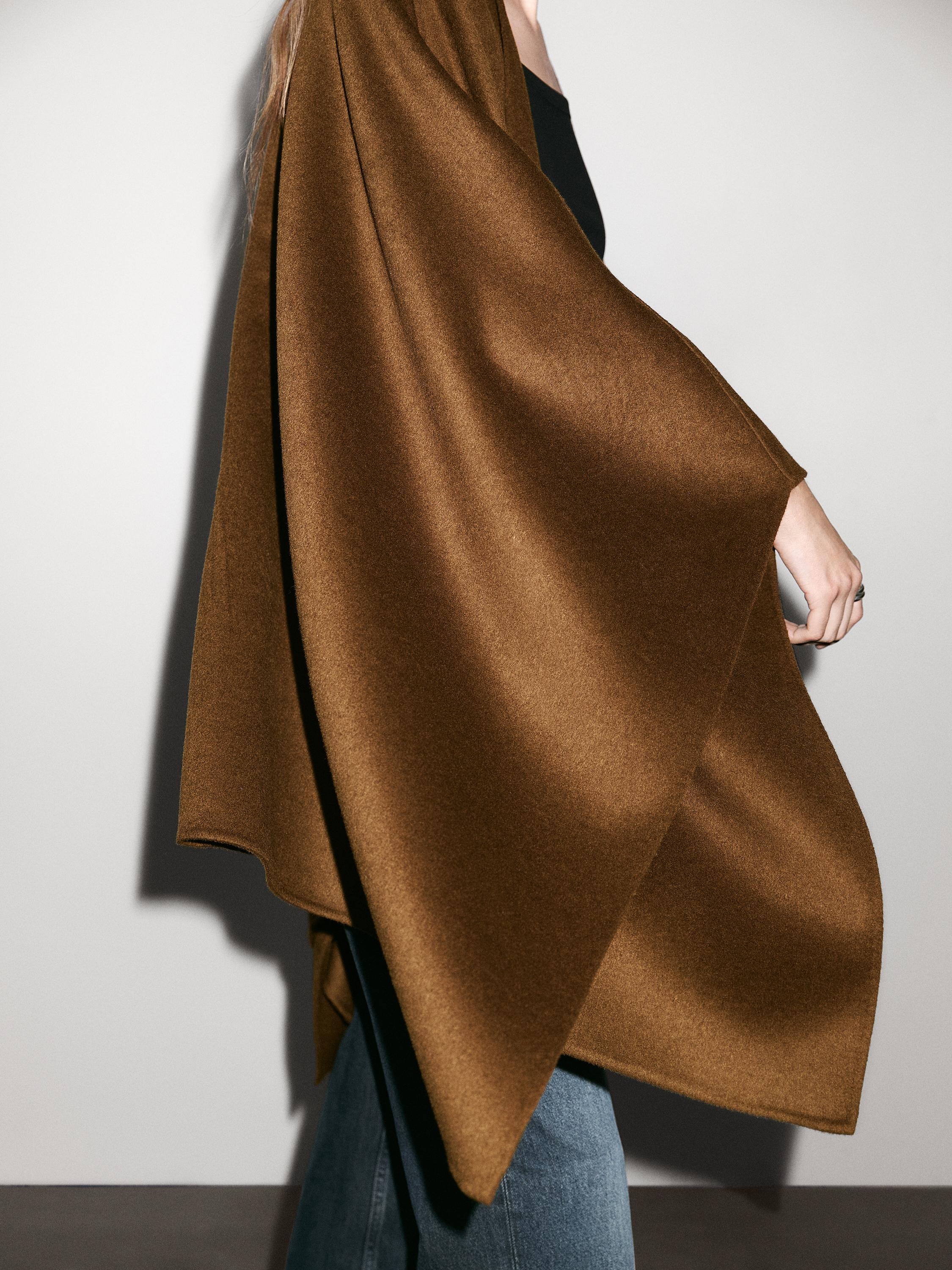 Cape en drap de laine mélangée