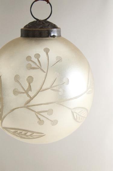 MATTE LEAF BAUBLE CHRISTMAS TREE DECORATION - Silver by Zara - Image 3