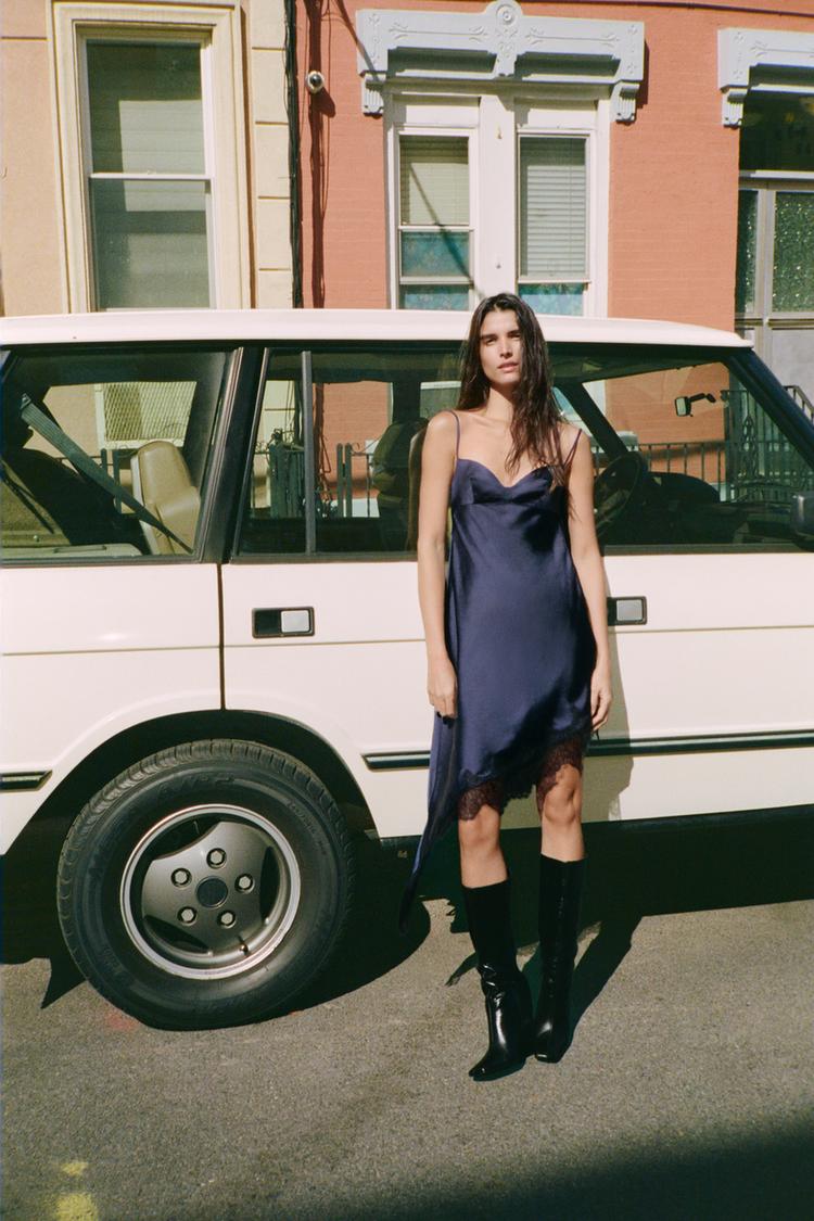 VESTIDO ACETINADO ASSIMÉTRICO DE RENDA Azul-marinho ZARA Portugal