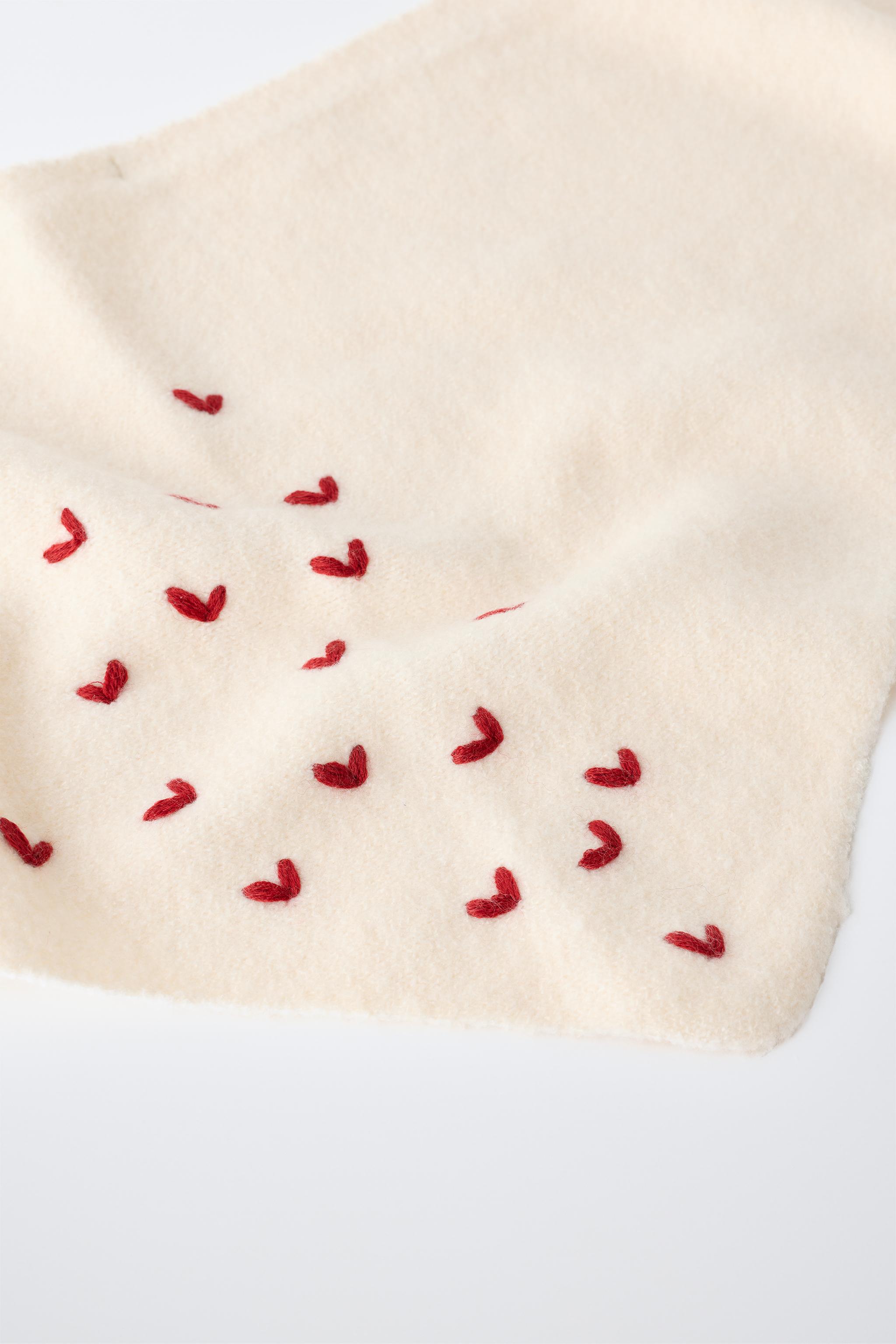 EMBROIDERED TRIANGULAR KNIT SCARF