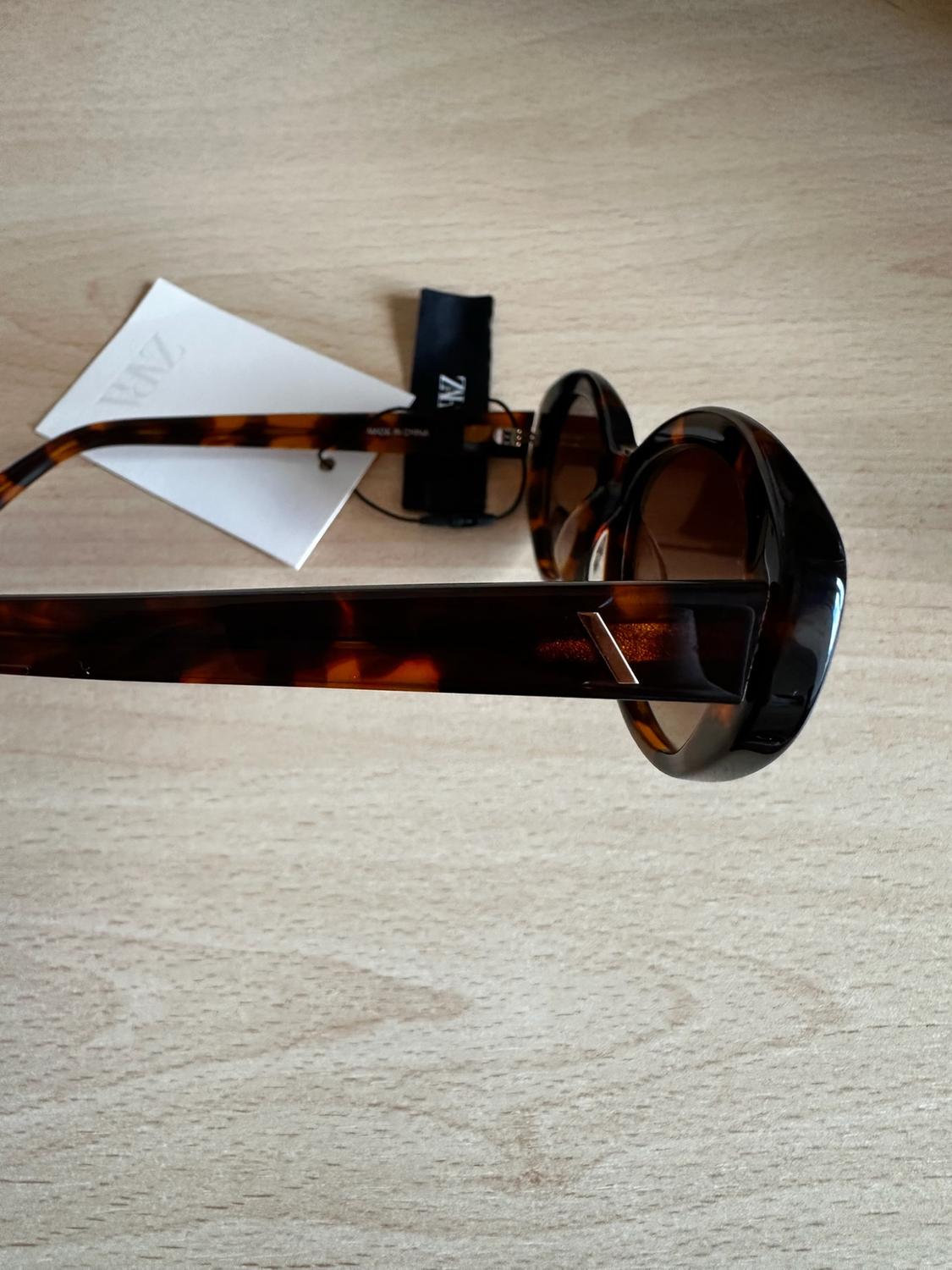 CATEYE SUNGLASSES - Image 3