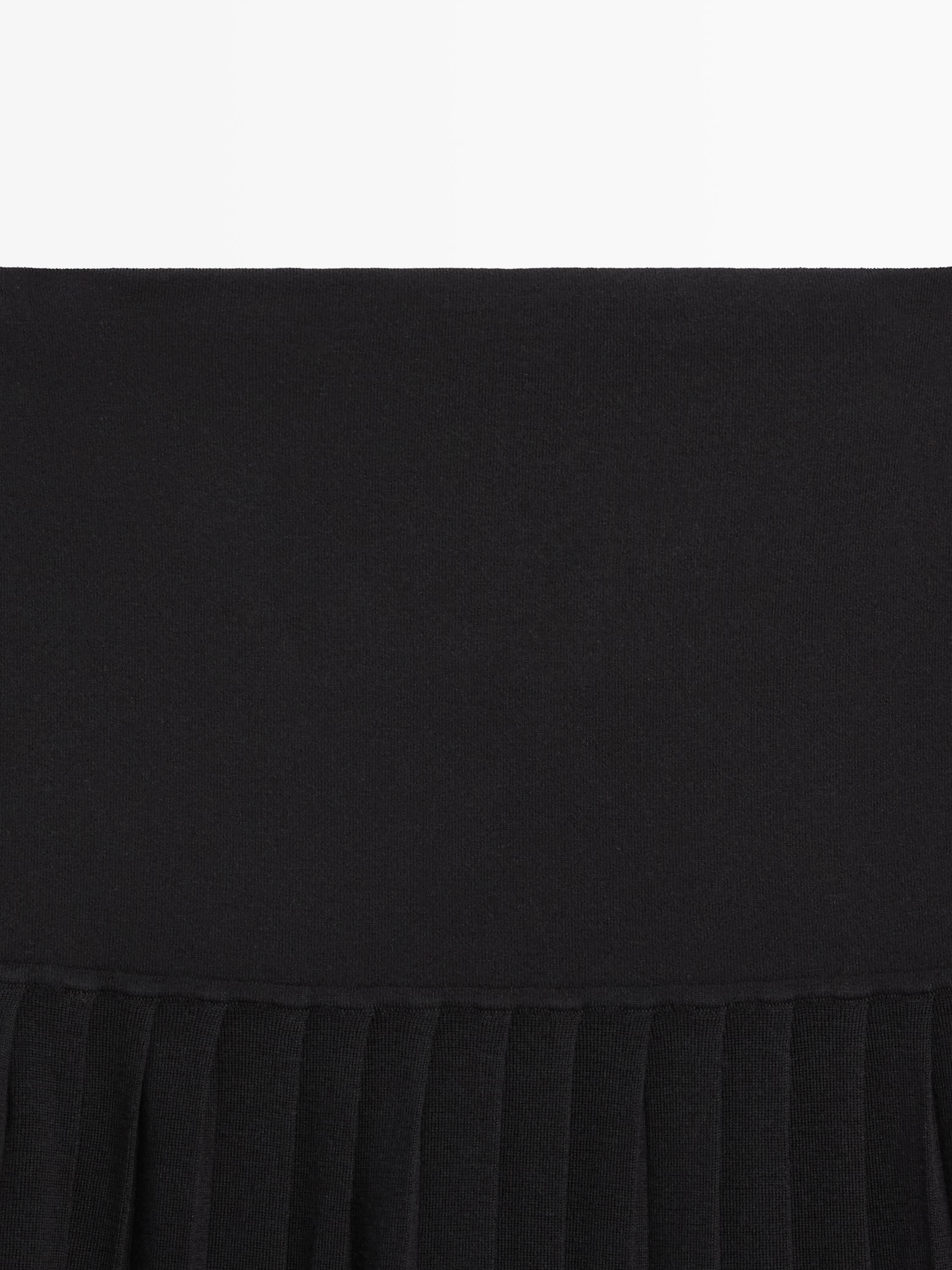 Midi skirt with box pleats