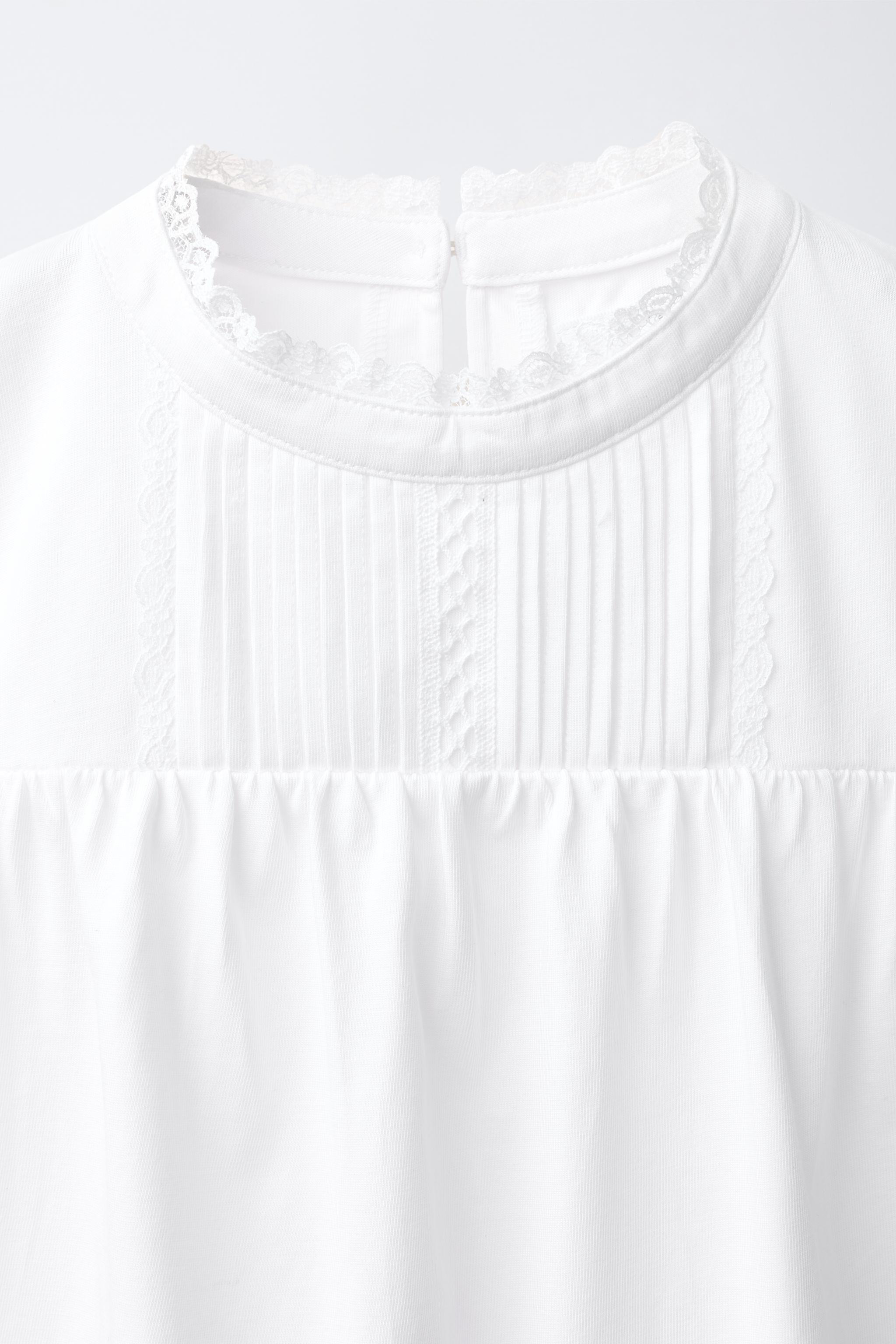 ROMANTIC PINTUCK AND LACE APPLIQUÉ TOP