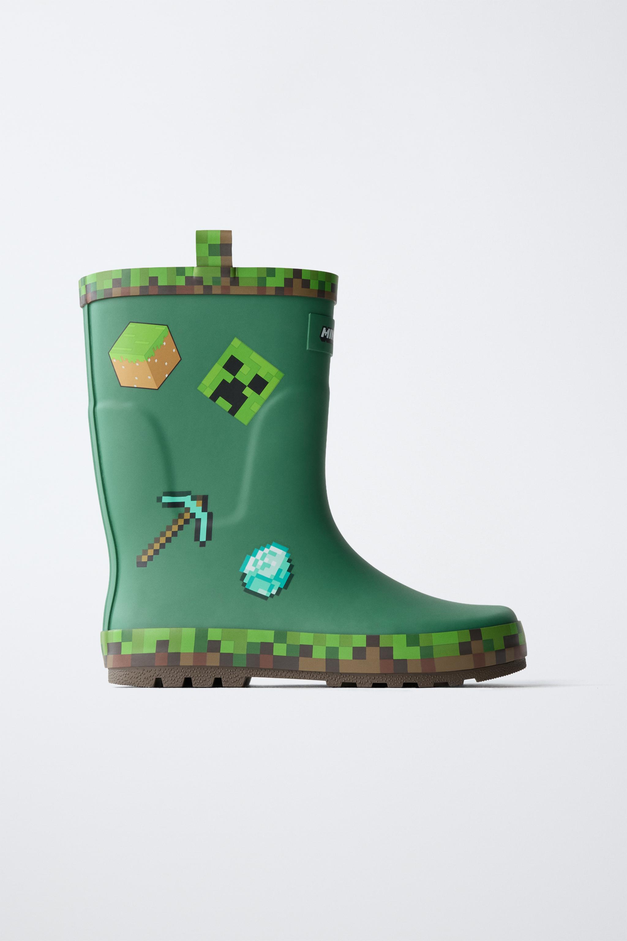 MINECRAFT © MOJANG AB. ™ RAIN BOOTS — Green
