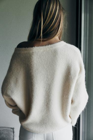 PULL EN MAILLE AVEC FERMOIR - Écru de Zara - Image 3