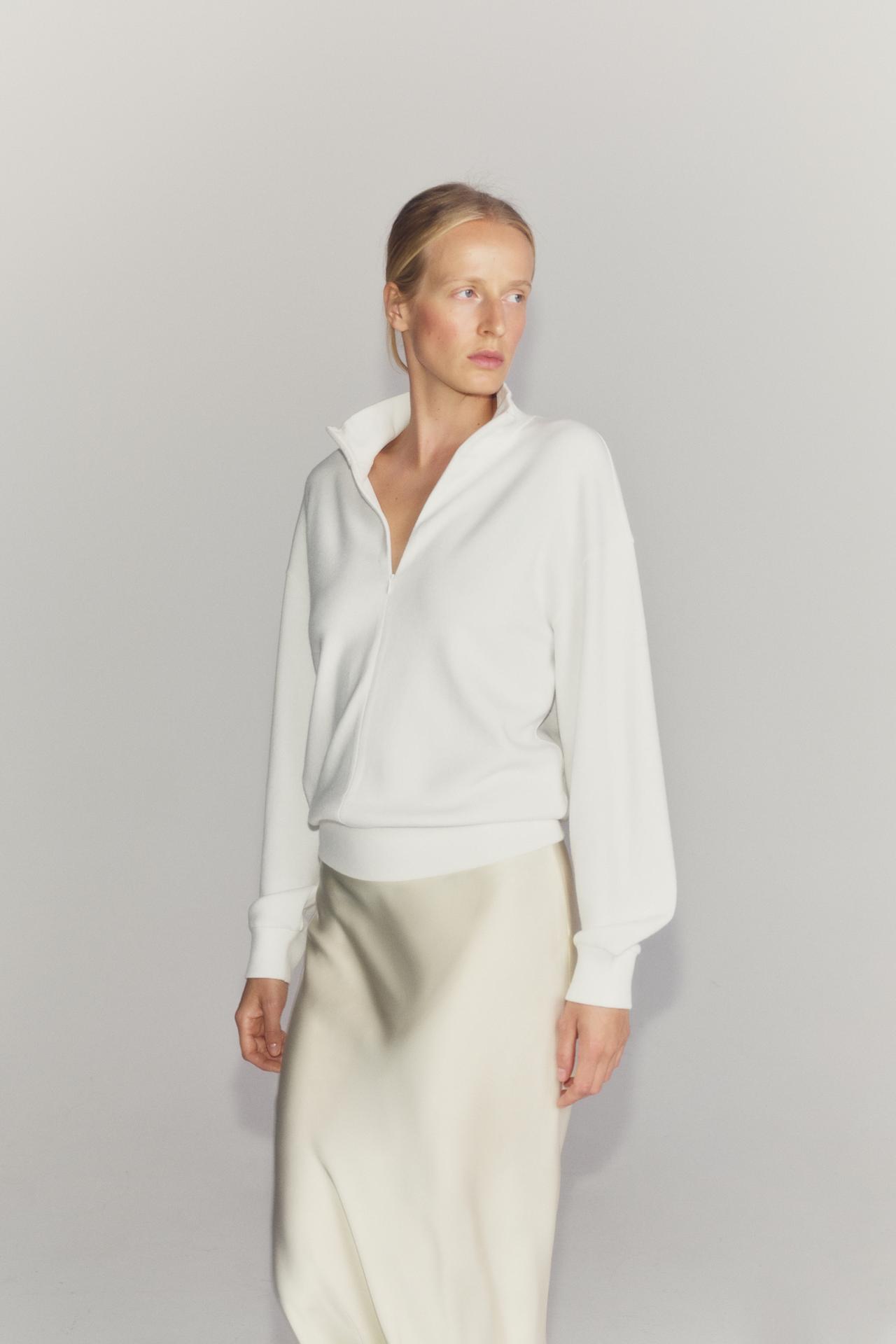 ZIP SWEATSHIRT — White