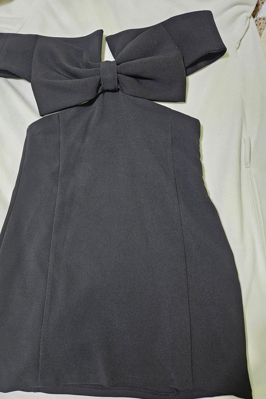 DRESS WITH TIE DETAIL