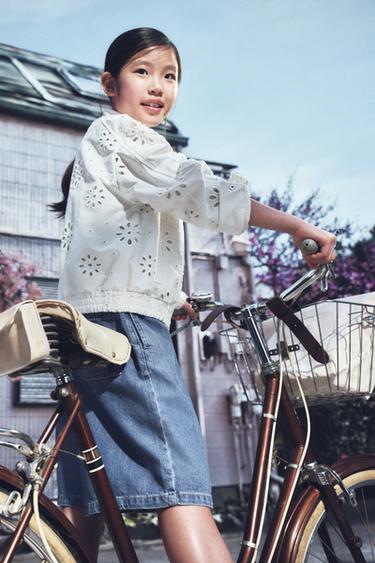 ÁO KHOÁC THÊU HỌA TIẾT THỤY SĨ - Màu trắng từ Zara