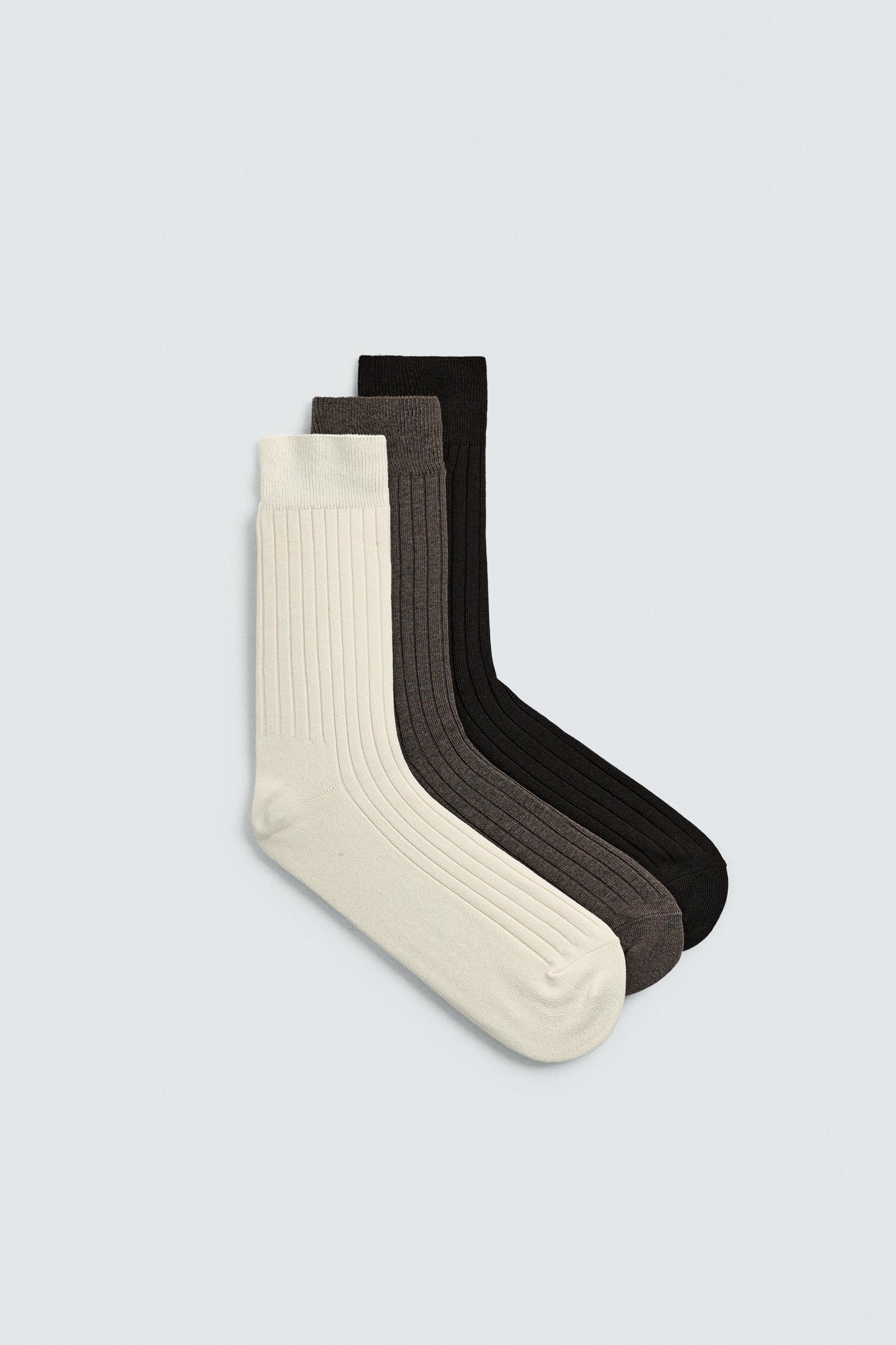 THREE-PACK OF RIBBED SOCKS