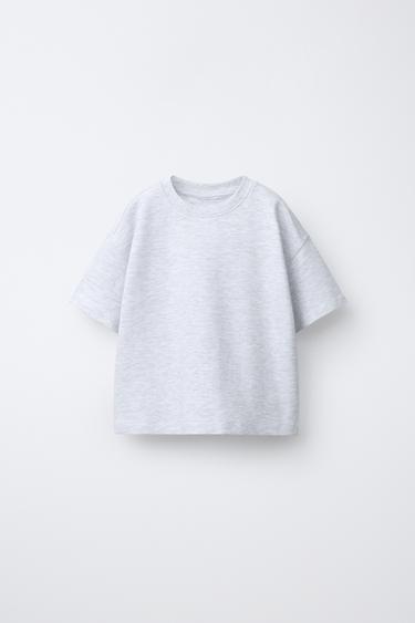 تيشرت INTERLOCK بيزك - رمادي فيجوريه الخاص بـ Zara